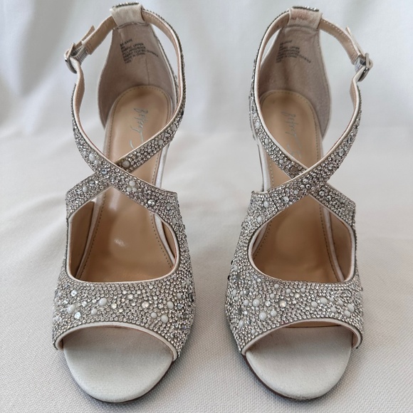 Show stopping Betsy Johnson jewelled heels. - Picture 1 of 6